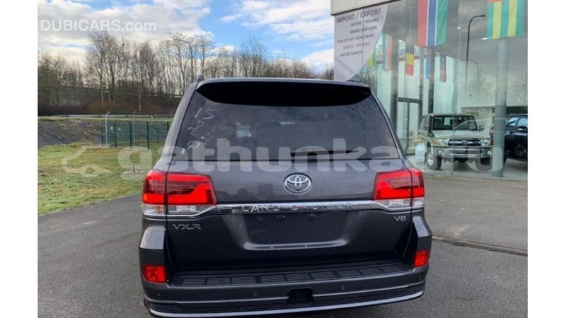 Big with watermark toyota land cruiser baa import dubai 2642