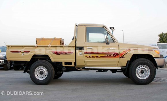 Buy Import Toyota Land Cruiser Beige Car in Import - Dubai in Baa Buy Import Toyota Land Cruiser Beige Car in Import - Dubai in Baa