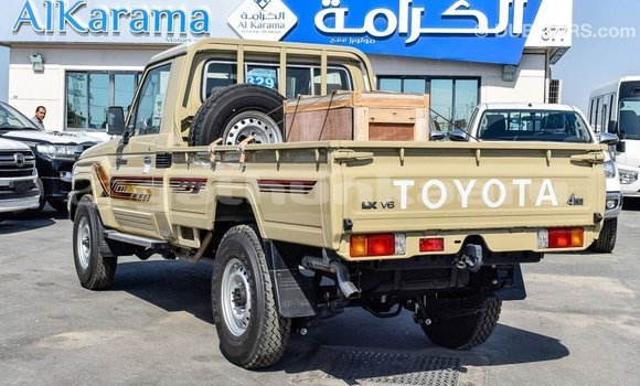 Buy Import Toyota Land Cruiser Beige Car in Import - Dubai in Baa Buy Import Toyota Land Cruiser Beige Car in Import - Dubai in Baa