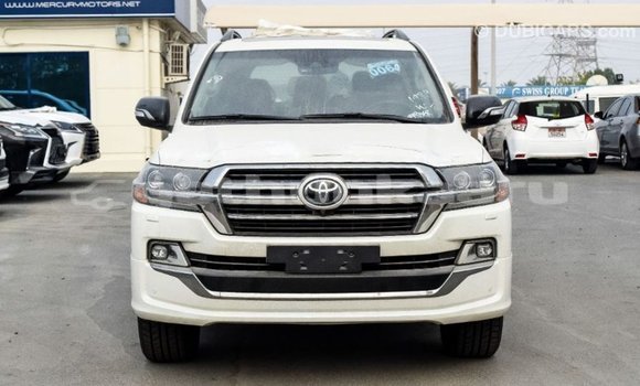 Buy Import Toyota Land Cruiser White Car in Import - Dubai in Baa Buy Import Toyota Land Cruiser White Car in Import - Dubai in Baa