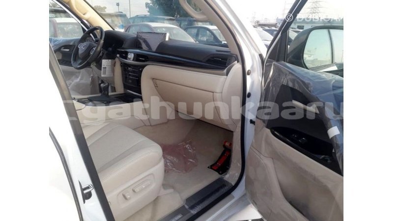 Big with watermark lexus lx baa import dubai 2652