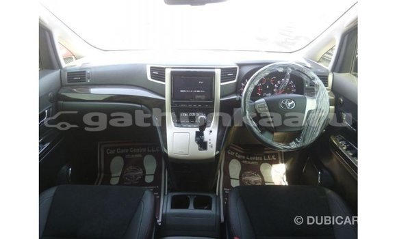 Buy Import Toyota Vellfire White Car in Import - Dubai in Baa Buy Import Toyota Vellfire White Car in Import - Dubai in Baa
