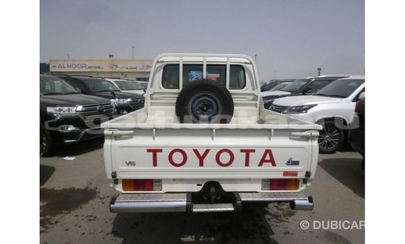 Buy Import Toyota Land Cruiser White Car in Import - Dubai in Baa Buy Import Toyota Land Cruiser White Car in Import - Dubai in Baa