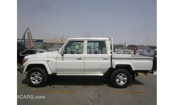 Buy Import Toyota Land Cruiser White Car in Import - Dubai in Baa Buy Import Toyota Land Cruiser White Car in Import - Dubai in Baa