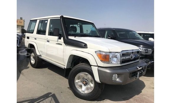Buy Import Toyota Land Cruiser White Car in Import - Dubai in Baa Buy Import Toyota Land Cruiser White Car in Import - Dubai in Baa