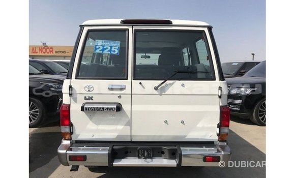 Buy Import Toyota Land Cruiser White Car in Import - Dubai in Baa Buy Import Toyota Land Cruiser White Car in Import - Dubai in Baa