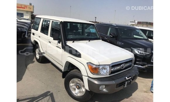 Buy Import Toyota Land Cruiser White Car in Import - Dubai in Baa Buy Import Toyota Land Cruiser White Car in Import - Dubai in Baa