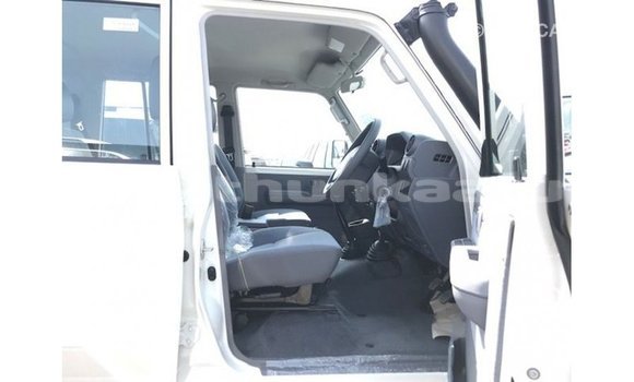 Buy Import Toyota Land Cruiser White Car in Import - Dubai in Baa Buy Import Toyota Land Cruiser White Car in Import - Dubai in Baa