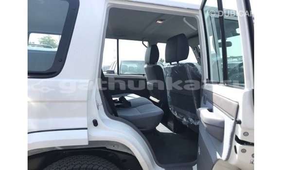 Buy Import Toyota Land Cruiser White Car in Import - Dubai in Baa Buy Import Toyota Land Cruiser White Car in Import - Dubai in Baa
