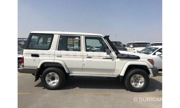 Buy Import Toyota Land Cruiser White Car in Import - Dubai in Baa Buy Import Toyota Land Cruiser White Car in Import - Dubai in Baa