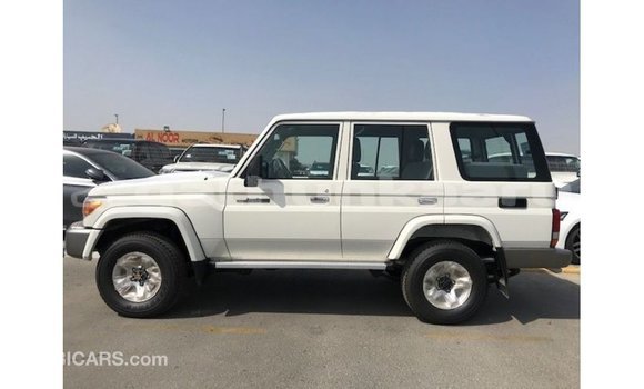 Buy Import Toyota Land Cruiser White Car in Import - Dubai in Baa Buy Import Toyota Land Cruiser White Car in Import - Dubai in Baa