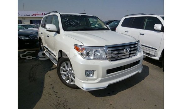 Buy Import Toyota Land Cruiser White Car in Import - Dubai in Baa Buy Import Toyota Land Cruiser White Car in Import - Dubai in Baa