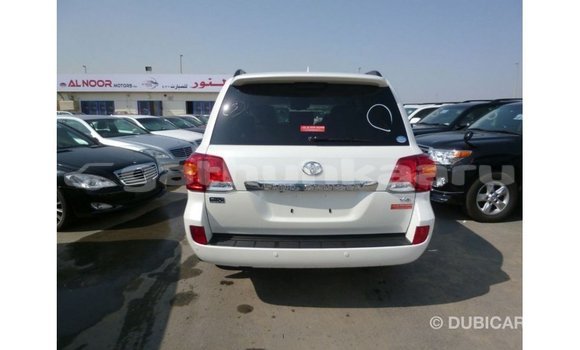 Buy Import Toyota Land Cruiser White Car in Import - Dubai in Baa Buy Import Toyota Land Cruiser White Car in Import - Dubai in Baa
