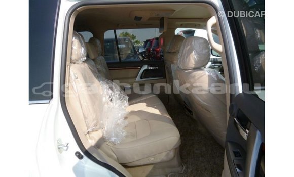 Buy Import Toyota Land Cruiser White Car in Import - Dubai in Baa Buy Import Toyota Land Cruiser White Car in Import - Dubai in Baa