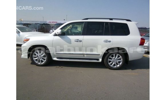 Buy Import Toyota Land Cruiser White Car in Import - Dubai in Baa Buy Import Toyota Land Cruiser White Car in Import - Dubai in Baa