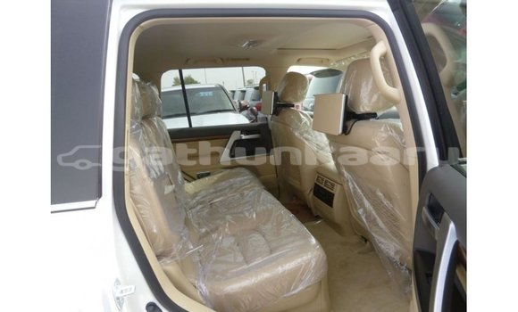 Buy Import Toyota Land Cruiser White Car in Import - Dubai in Baa Buy Import Toyota Land Cruiser White Car in Import - Dubai in Baa