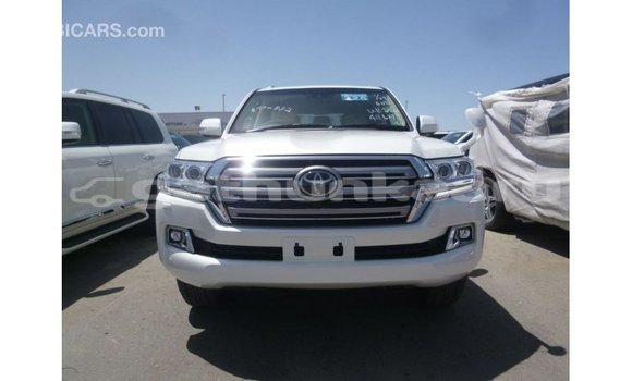 Buy Import Toyota Land Cruiser White Car in Import - Dubai in Baa Buy Import Toyota Land Cruiser White Car in Import - Dubai in Baa