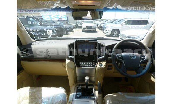 Buy Import Toyota Land Cruiser White Car in Import - Dubai in Baa Buy Import Toyota Land Cruiser White Car in Import - Dubai in Baa
