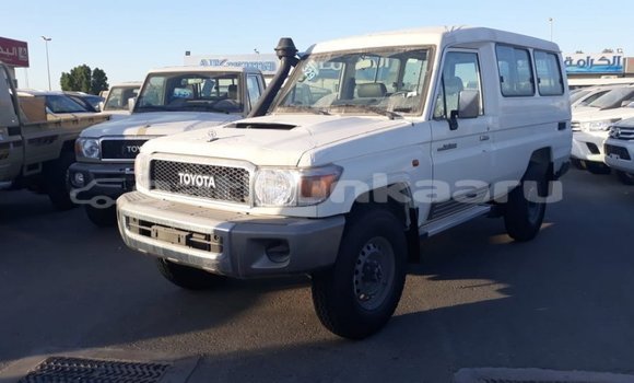 Buy Import Toyota Land Cruiser White Car in Import - Dubai in Baa Buy Import Toyota Land Cruiser White Car in Import - Dubai in Baa