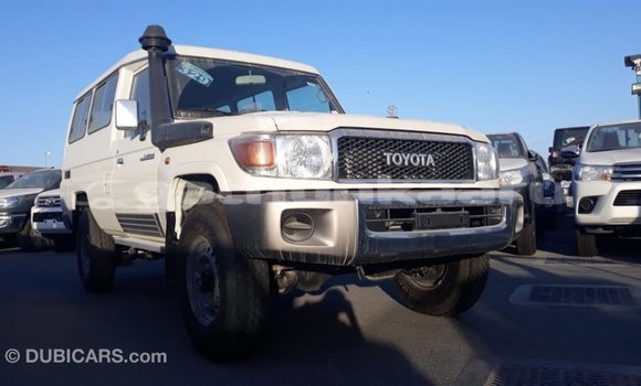 Buy Import Toyota Land Cruiser White Car in Import - Dubai in Baa Buy Import Toyota Land Cruiser White Car in Import - Dubai in Baa