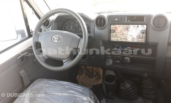 Buy Import Toyota Land Cruiser White Car in Import - Dubai in Baa Buy Import Toyota Land Cruiser White Car in Import - Dubai in Baa