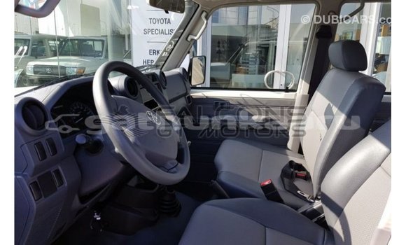 Buy Import Toyota Land Cruiser White Car in Import - Dubai in Baa Buy Import Toyota Land Cruiser White Car in Import - Dubai in Baa