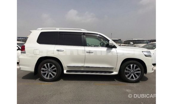 Buy Import Toyota Land Cruiser White Car in Import - Dubai in Baa Buy Import Toyota Land Cruiser White Car in Import - Dubai in Baa