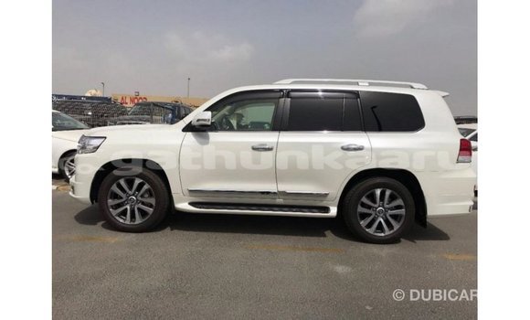 Buy Import Toyota Land Cruiser White Car in Import - Dubai in Baa Buy Import Toyota Land Cruiser White Car in Import - Dubai in Baa
