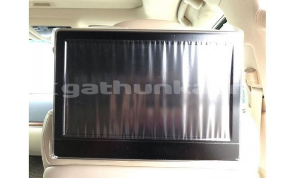 Buy Import Toyota Land Cruiser White Car in Import - Dubai in Baa Buy Import Toyota Land Cruiser White Car in Import - Dubai in Baa