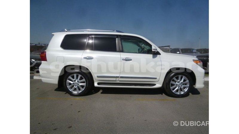 Big with watermark toyota land cruiser baa import dubai 2706