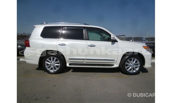 Buy Import Toyota Land Cruiser White Car in Import - Dubai in Baa Buy Import Toyota Land Cruiser White Car in Import - Dubai in Baa
