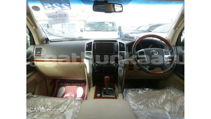 Big with watermark toyota land cruiser baa import dubai 2706