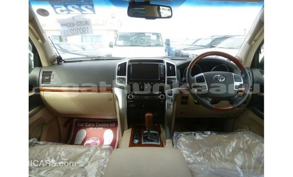 Buy Import Toyota Land Cruiser White Car in Import - Dubai in Baa Buy Import Toyota Land Cruiser White Car in Import - Dubai in Baa