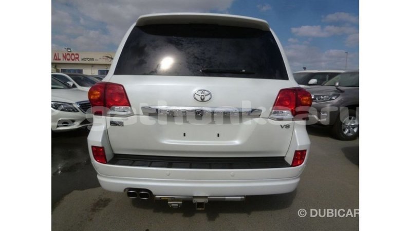 Big with watermark toyota land cruiser baa import dubai 2706