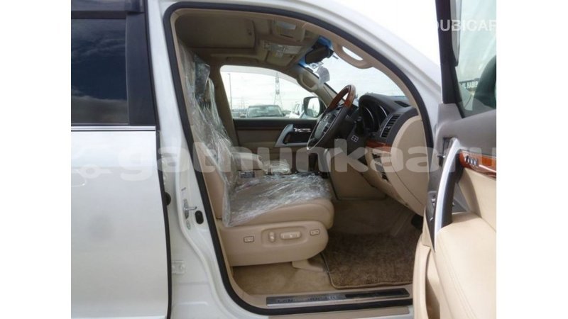 Big with watermark toyota land cruiser baa import dubai 2706