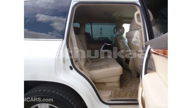 Big with watermark toyota land cruiser baa import dubai 2706