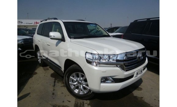 Buy Import Toyota Land Cruiser White Car in Import - Dubai in Baa Buy Import Toyota Land Cruiser White Car in Import - Dubai in Baa