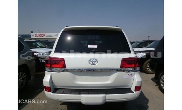 Buy Import Toyota Land Cruiser White Car in Import - Dubai in Baa Buy Import Toyota Land Cruiser White Car in Import - Dubai in Baa