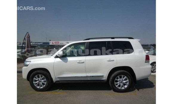 Buy Import Toyota Land Cruiser White Car in Import - Dubai in Baa Buy Import Toyota Land Cruiser White Car in Import - Dubai in Baa