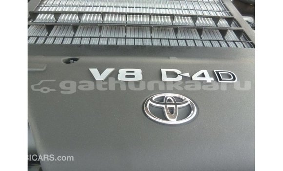 Buy Import Toyota Land Cruiser White Car in Import - Dubai in Baa Buy Import Toyota Land Cruiser White Car in Import - Dubai in Baa