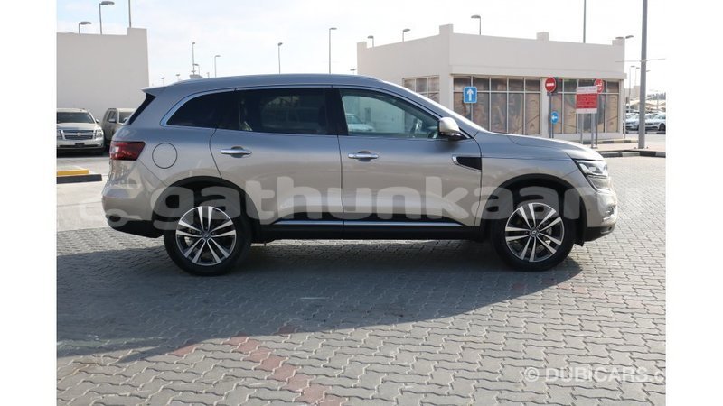 Big with watermark renault 4 baa import dubai 2716