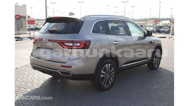 Big with watermark renault 4 baa import dubai 2716