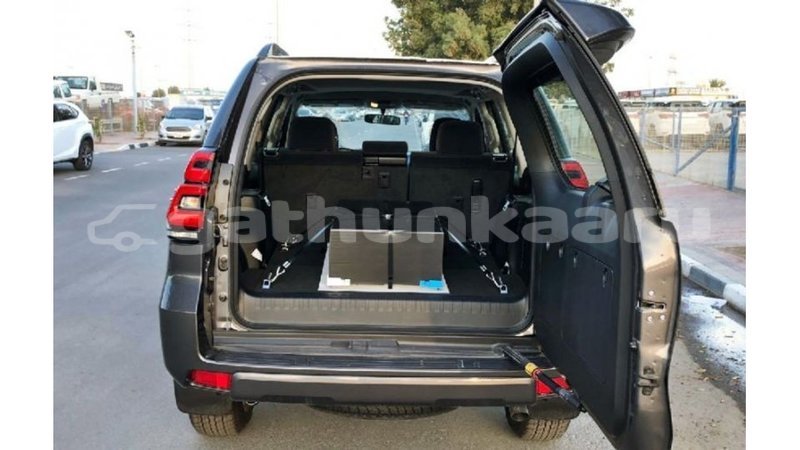 Big with watermark toyota prado baa import dubai 2719