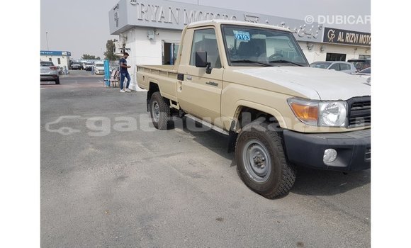 Buy Import Toyota Land Cruiser Beige Car in Import - Dubai in Baa Buy Import Toyota Land Cruiser Beige Car in Import - Dubai in Baa
