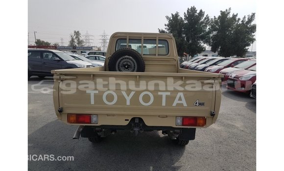 Buy Import Toyota Land Cruiser Beige Car in Import - Dubai in Baa Buy Import Toyota Land Cruiser Beige Car in Import - Dubai in Baa