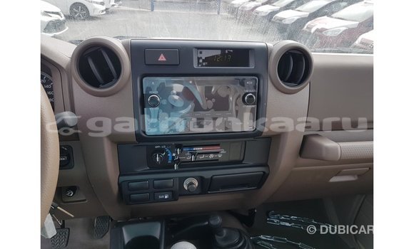 Buy Import Toyota Land Cruiser Beige Car in Import - Dubai in Baa Buy Import Toyota Land Cruiser Beige Car in Import - Dubai in Baa