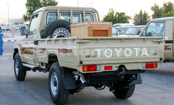 Buy Import Toyota Land Cruiser Beige Car in Import - Dubai in Baa Buy Import Toyota Land Cruiser Beige Car in Import - Dubai in Baa