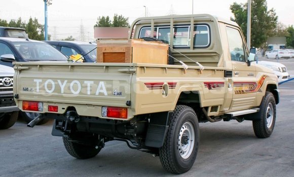 Buy Import Toyota Land Cruiser Beige Car in Import - Dubai in Baa Buy Import Toyota Land Cruiser Beige Car in Import - Dubai in Baa
