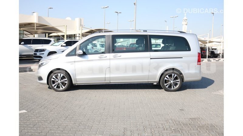 Big with watermark mercedes benz 250 baa import dubai 2747