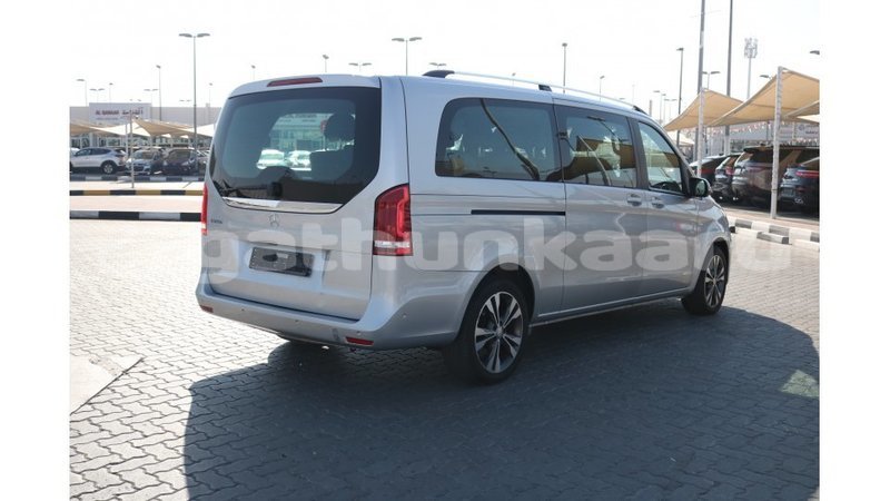 Big with watermark mercedes benz 250 baa import dubai 2747